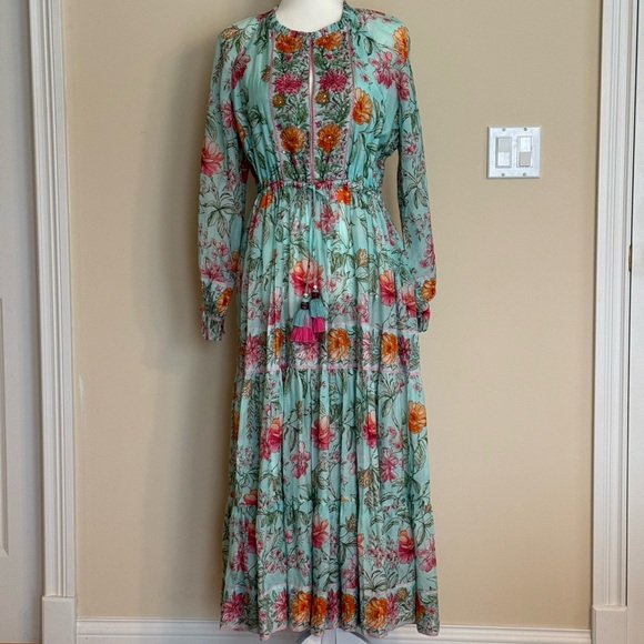 bella tu Dresses & Skirts - Elegant Floral Long Sleeve Maxi Dress